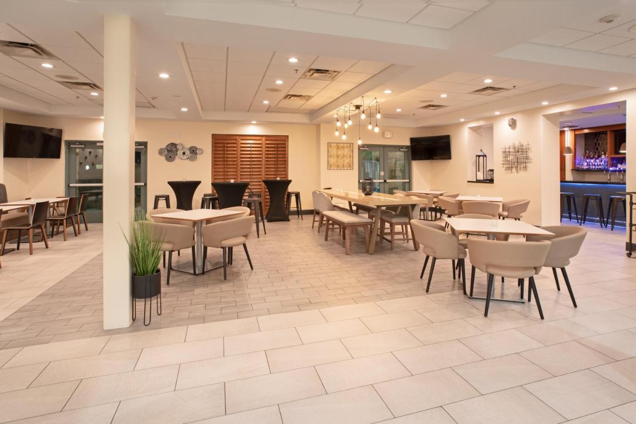 Holiday Inn & Suites Goodyear - West Phoenix Area By Ihg Exterior photo