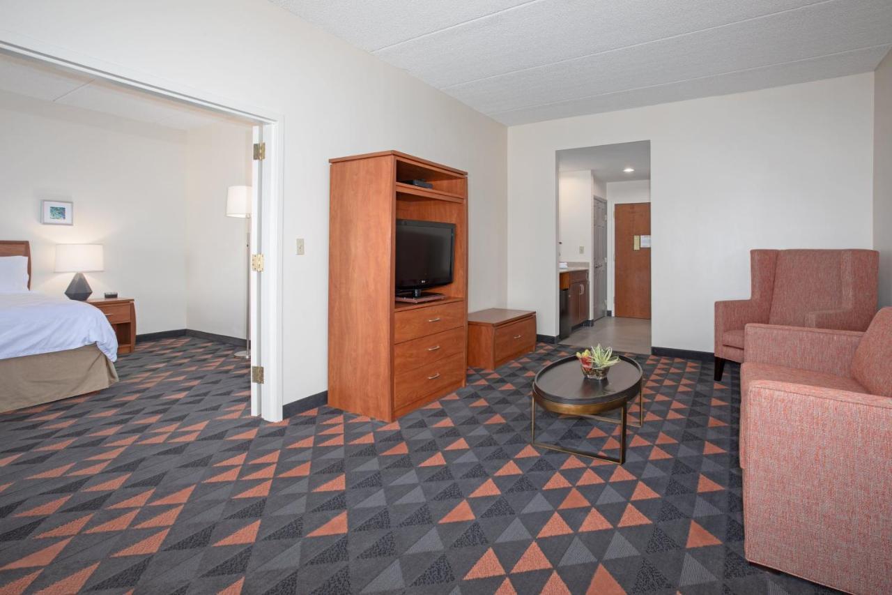 Holiday Inn & Suites Goodyear - West Phoenix Area By Ihg Exterior photo