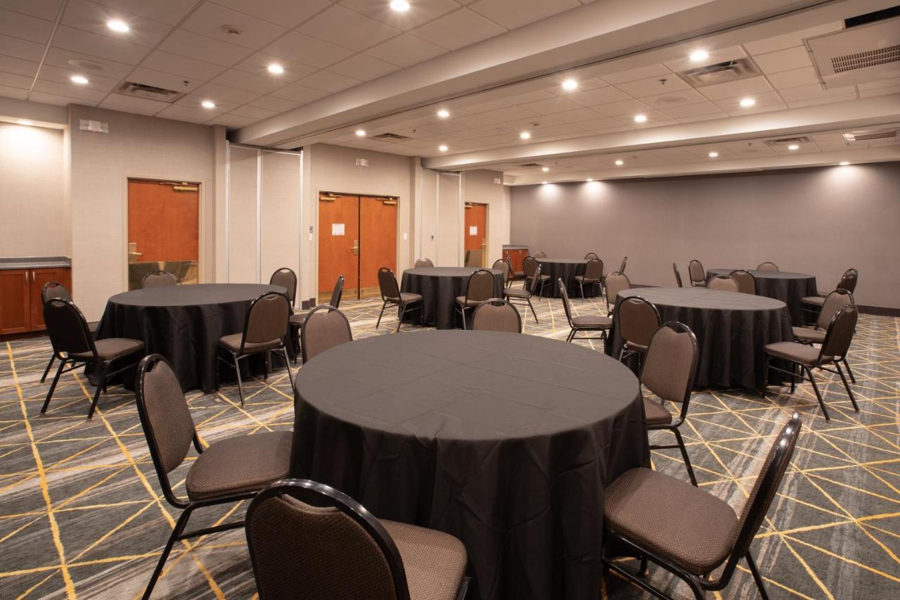 Holiday Inn & Suites Goodyear - West Phoenix Area By Ihg Exterior photo