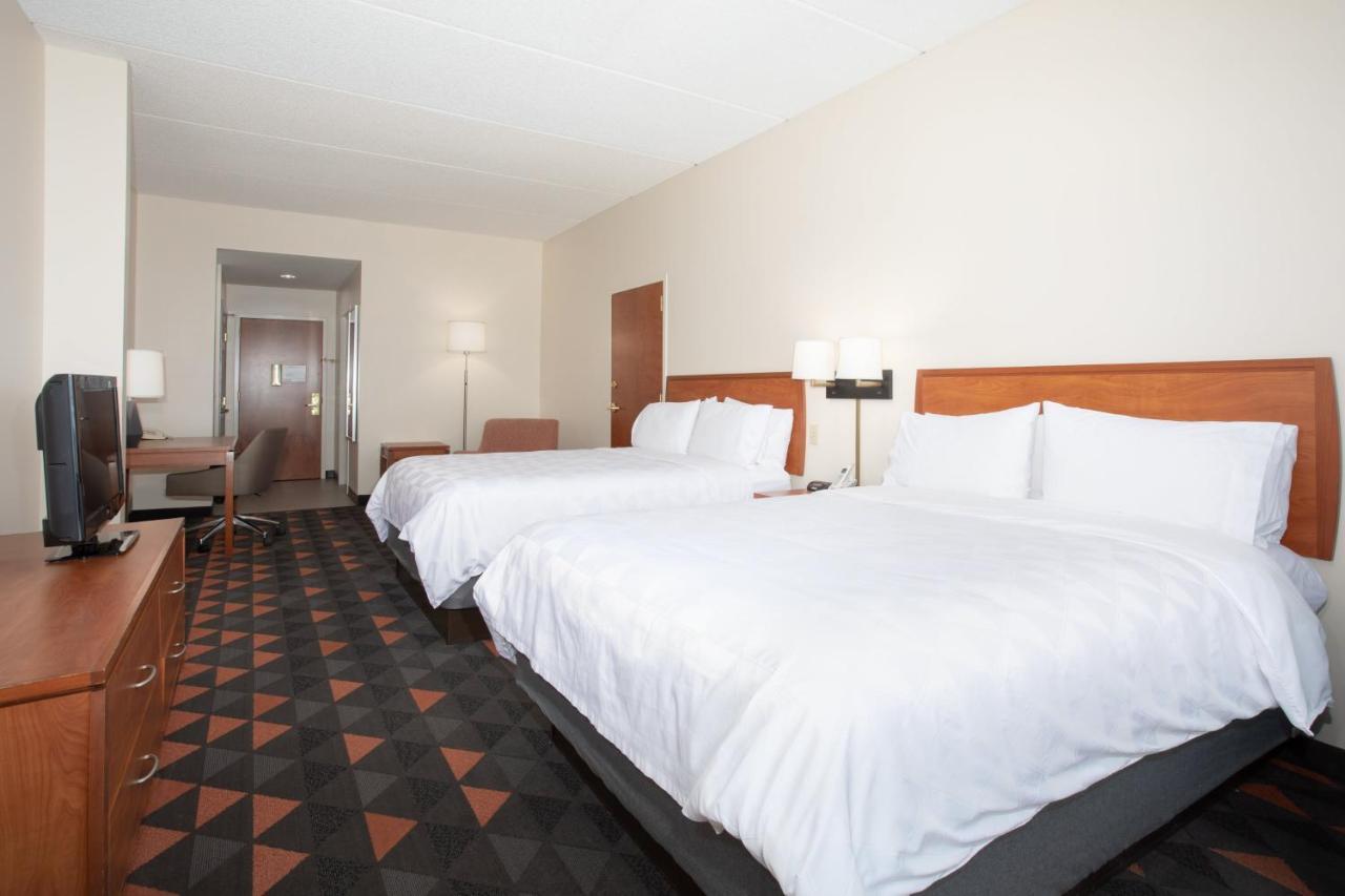 Holiday Inn & Suites Goodyear - West Phoenix Area By Ihg Exterior photo