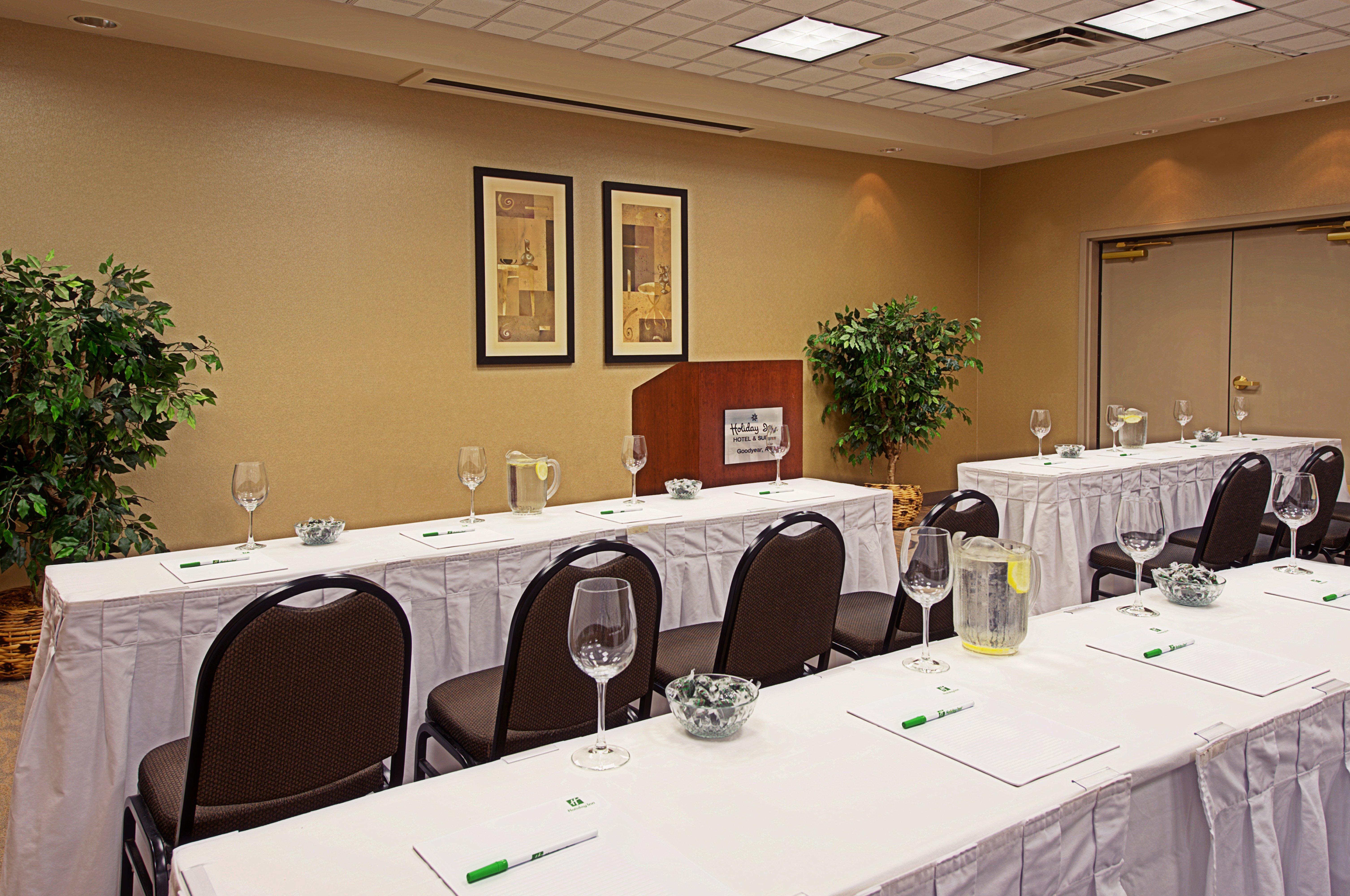 Holiday Inn & Suites Goodyear - West Phoenix Area By Ihg Exterior photo