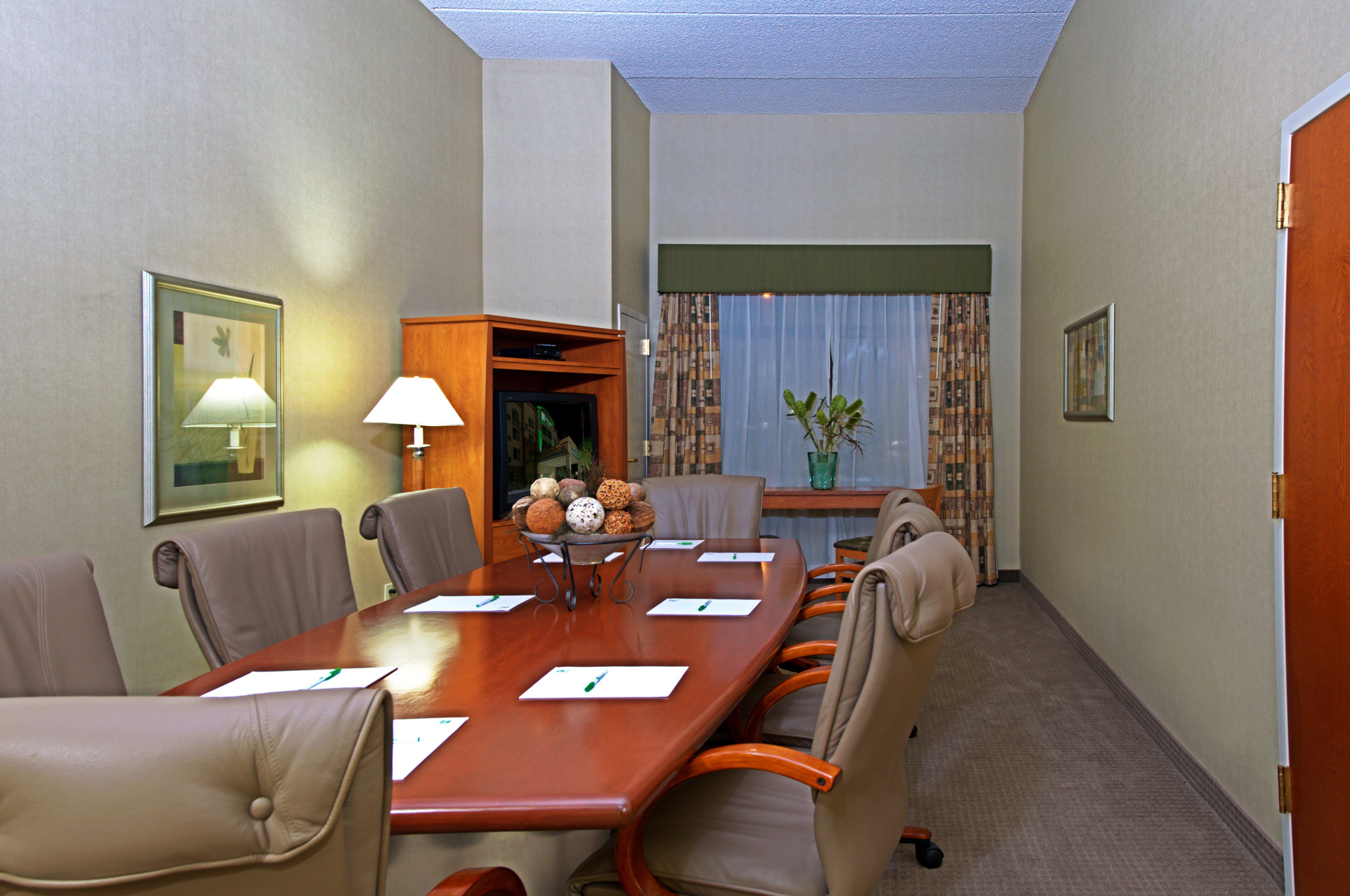 Holiday Inn & Suites Goodyear - West Phoenix Area By Ihg Exterior photo