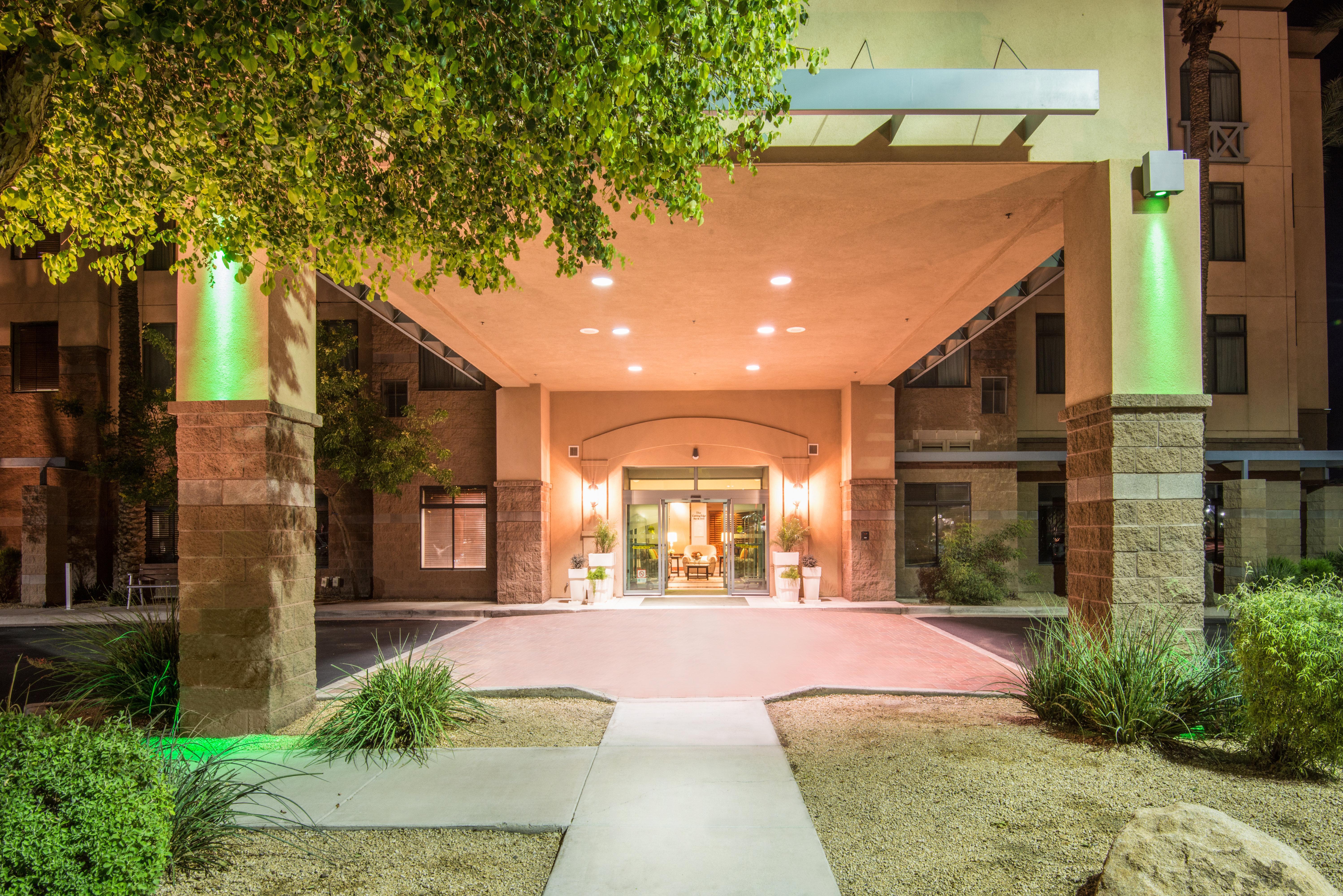 Holiday Inn & Suites Goodyear - West Phoenix Area By Ihg Exterior photo